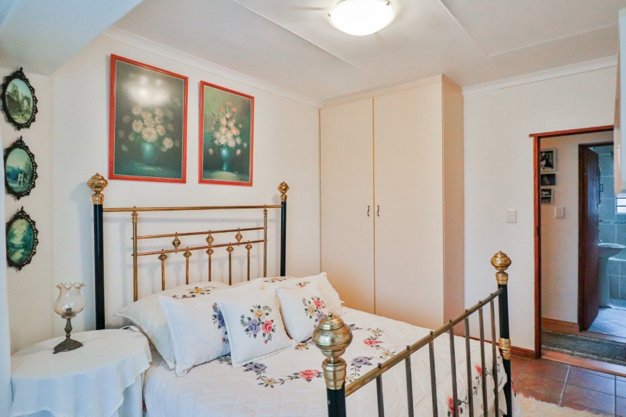 4 Bedroom Property for Sale in Fraaiuitsig Western Cape